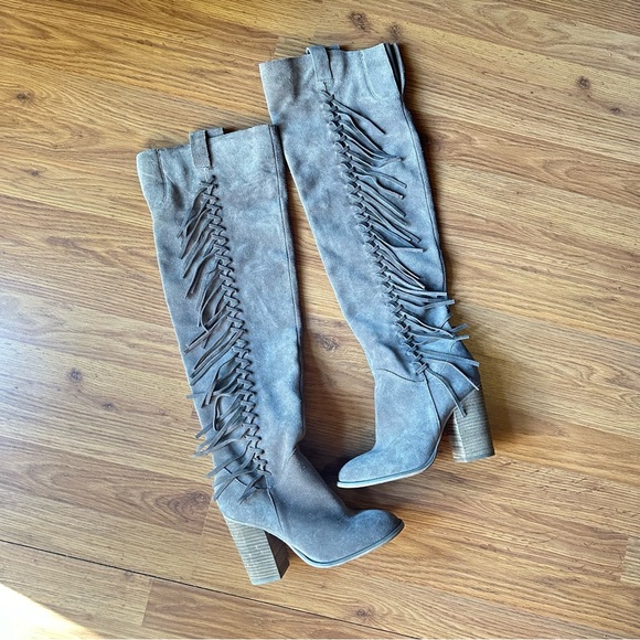 Women’s Size 7‎ Taupe Suede Carlos Santana Knee Boots Fringe - Picture 4 of 9